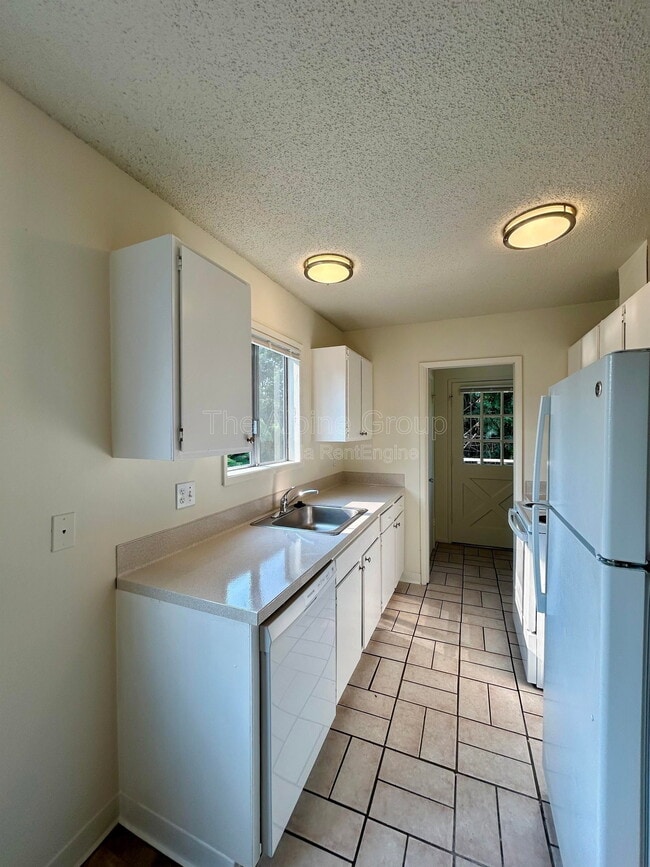 Photo - 6041 SW Valley Ave