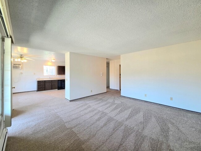 Building Photo - 939 N Baker Ave Unit #7