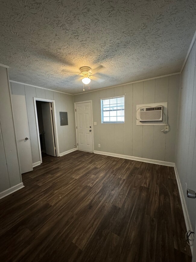 Photo - 111 Sinclair Marina Rd NE