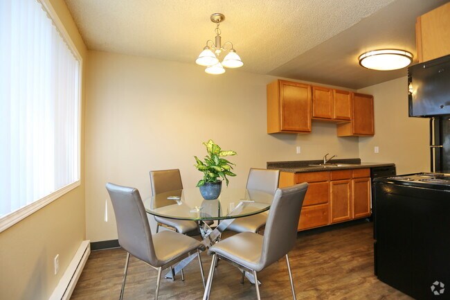 Photo - Heather Ridge Apartments