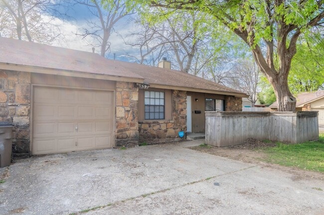 Photo - 1355 E 60th St Unit 1355 B
