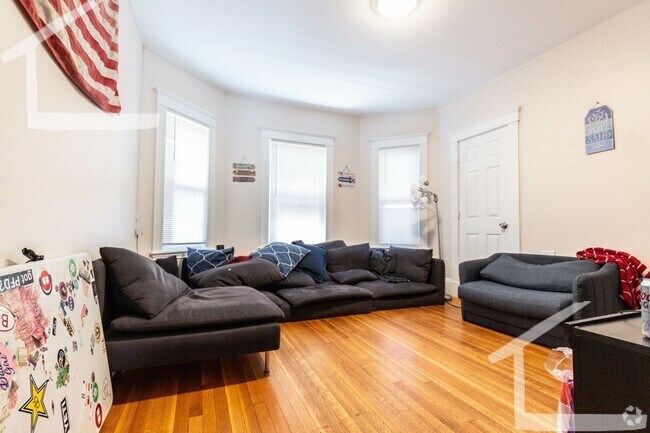 Building Photo - Top-tier and beautiful apartment