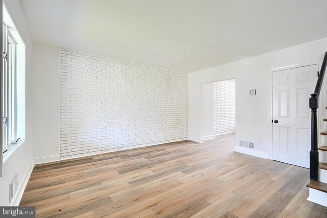 Building Photo - 2204 Redthorn Rd