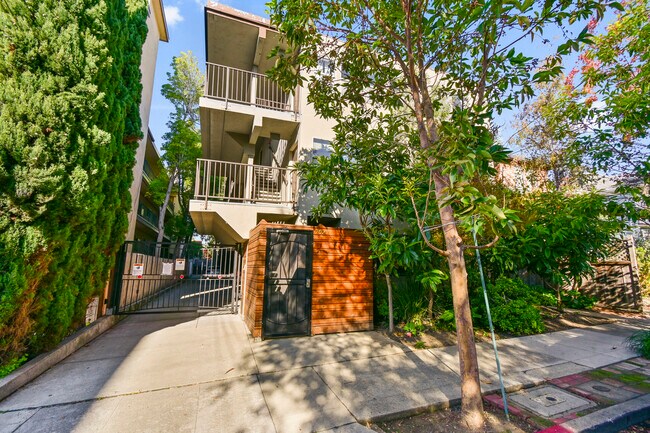 Photo - 2025 Francisco St.