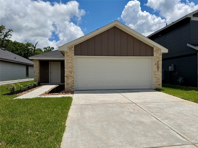Building Photo - 11627 Ruffian Dr