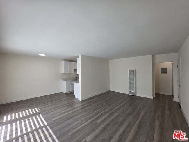 Building Photo - 7972 Norton Ave Unit 6 Rental