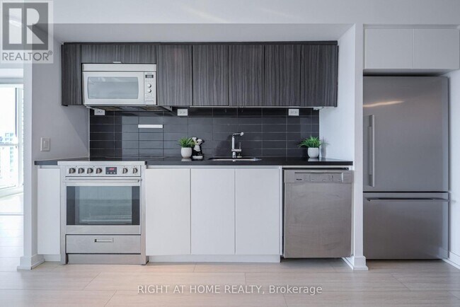 85 Queens Wharf Rd Unit 902