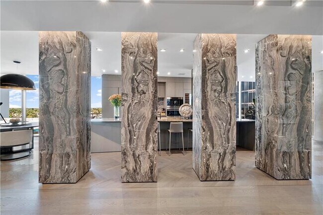 Photo - 2200 N Ocean Blvd Unidad S606