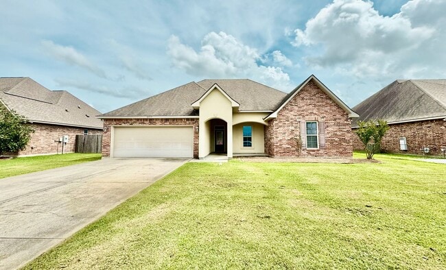 Photo - 4 Bedroom House Located in Prairieville with Spacious Rooms and a Large Backyard
