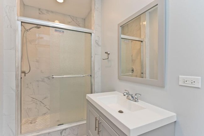 Photo - 3 bedroom in Chicago IL 60647 Unit 2F