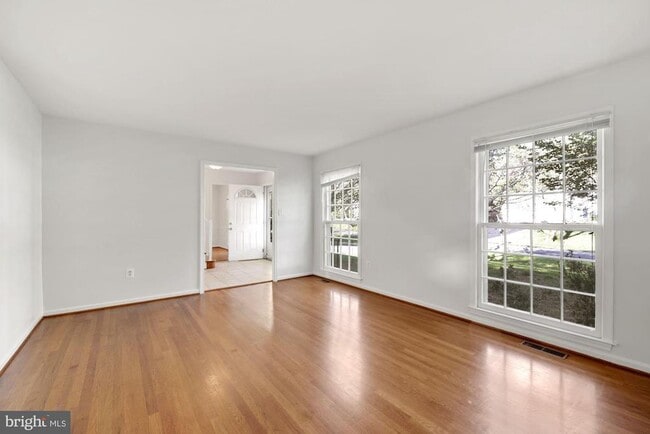 Photo - 8208 Gainsborough Ct W