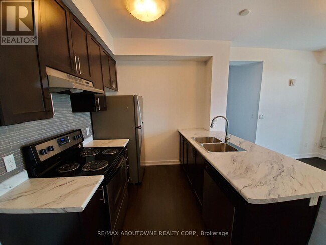 Photo - 2490 Old Bronte Rd Unit 205