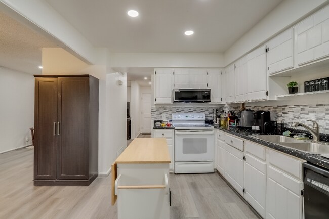 Photo - 11646 Lincoln St