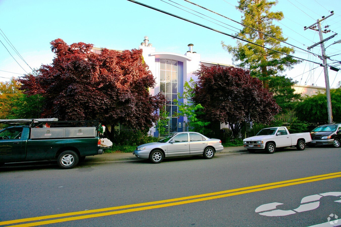 Photo - 2321 Carlmont Dr