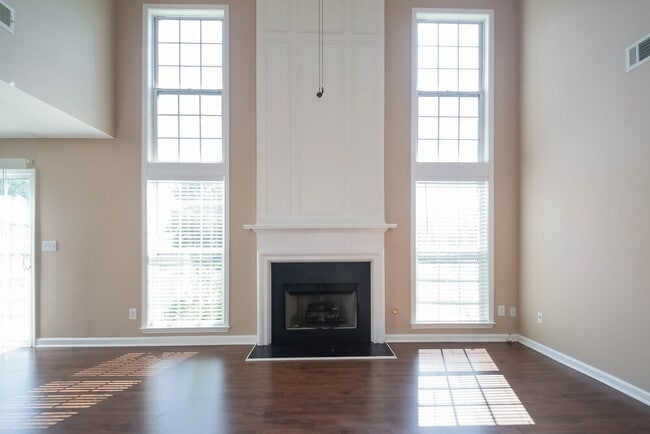 Photo - 203 Cleavers Cl