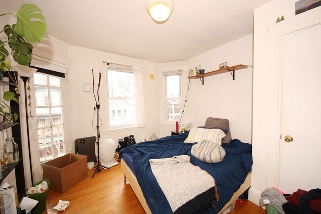 Photo - Brighton 3 Bed / Renovated Kitchen & Bath – On Bus Line – 9/1