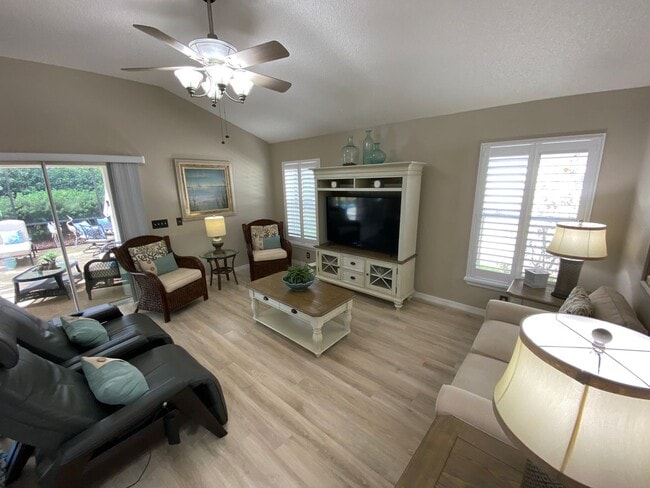 Photo - Gorgeous 3 + 2 Turnkey ANNUAL Lease w/Soak...