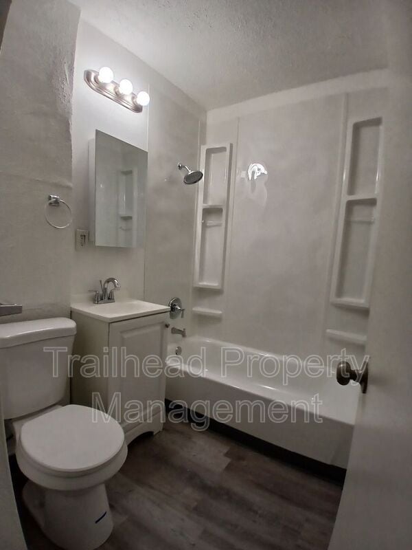 Photo - 106 N Indiana Ave