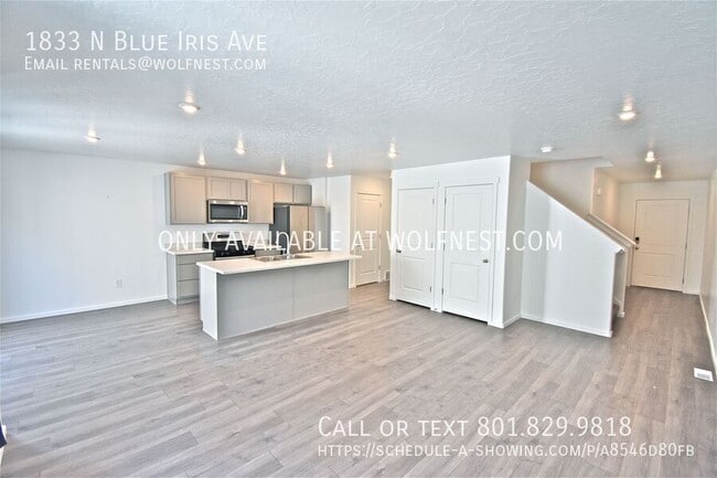 Photo - 1833 N Blue Iris Ave