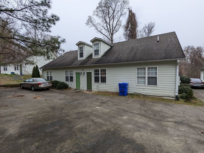 Building Photo - 706 Sykes St Unit A