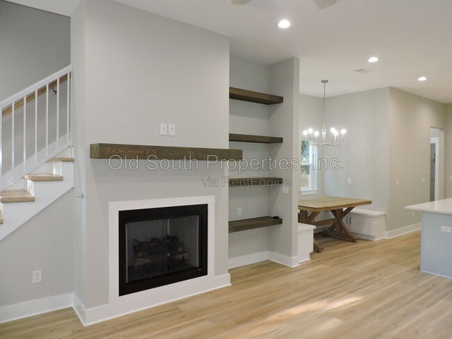 Photo - 706 N F St