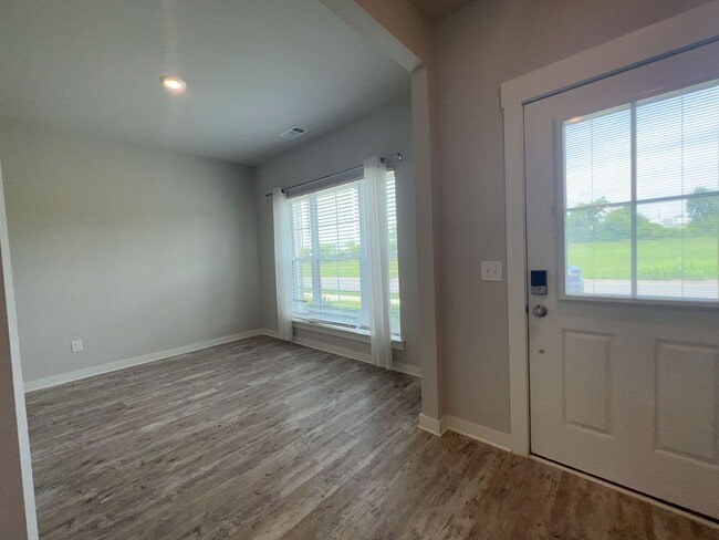 Photo - 2012 Hardwick Ln