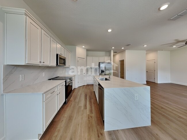 3307 Barber Ave