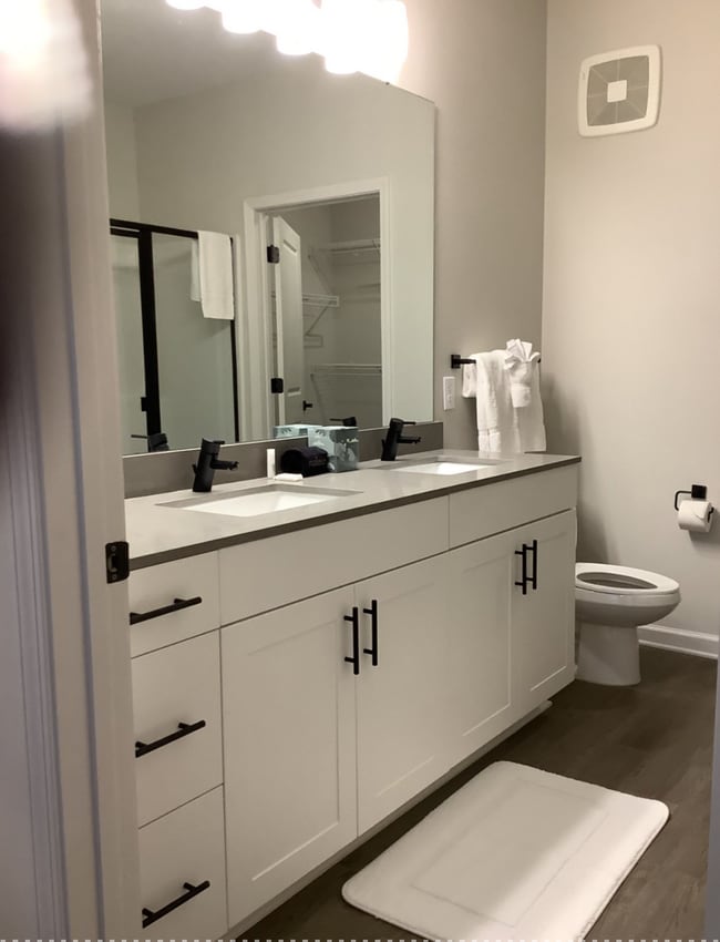 520 McLean Ave Unit C103