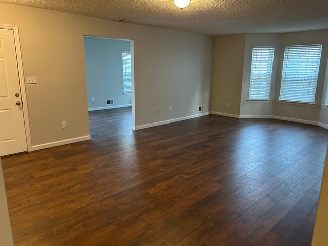 Photo - 149 Tulip Ln