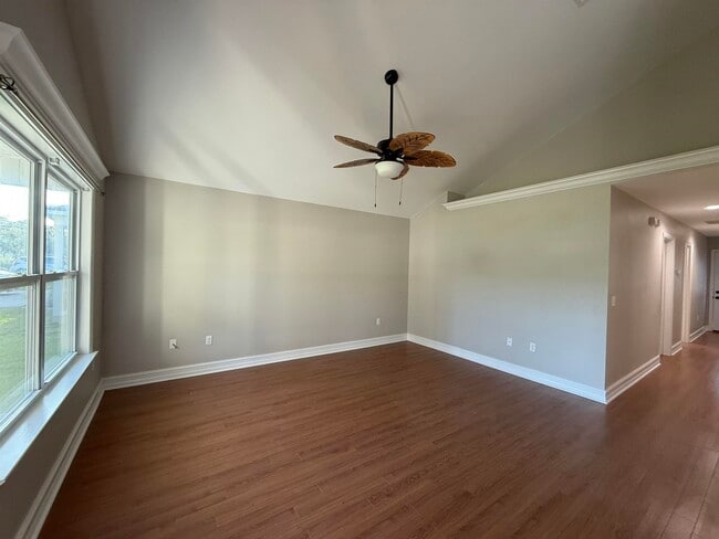 Photo - 37 Cochise St
