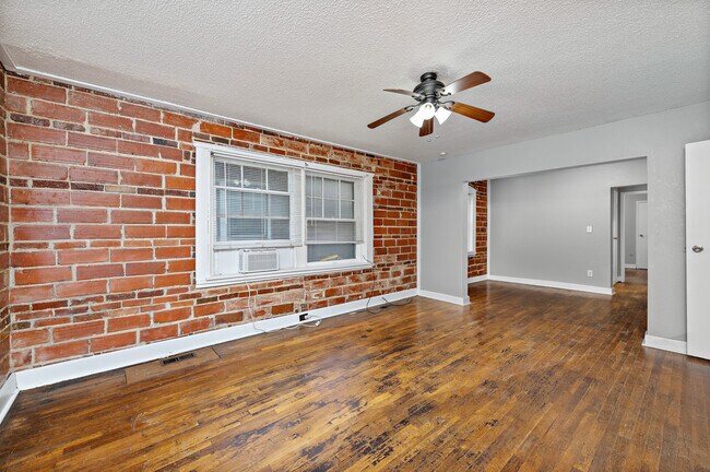 Photo - Hyde Park Apartments