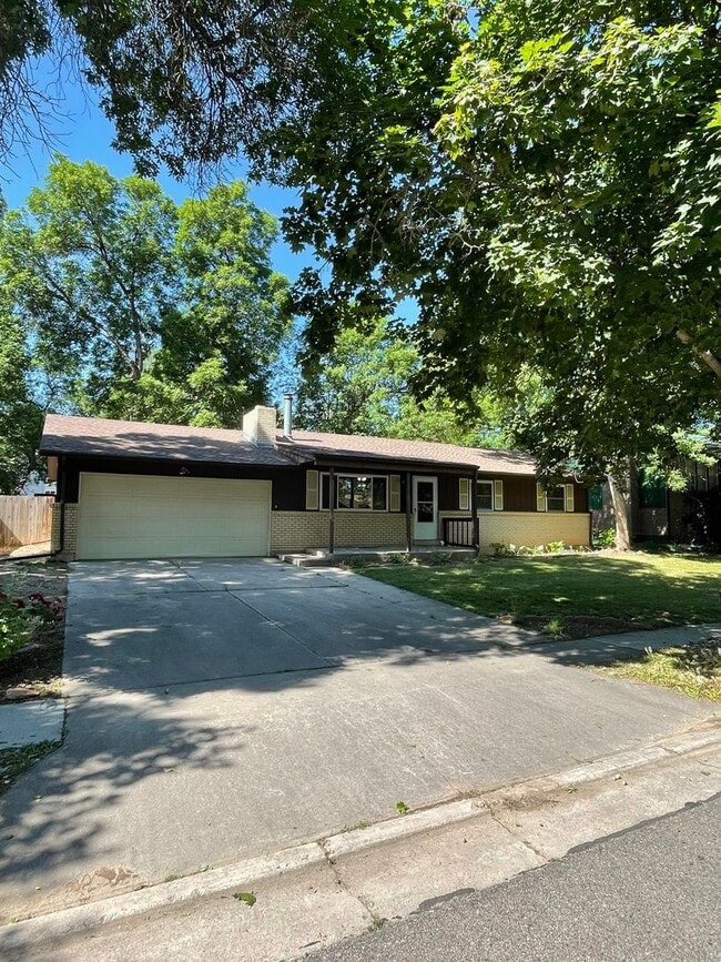 Building Photo - STUDENTS WELCOME! Centrally-Located Ranch Home w/ Fenced Yard and Two-Car Garage