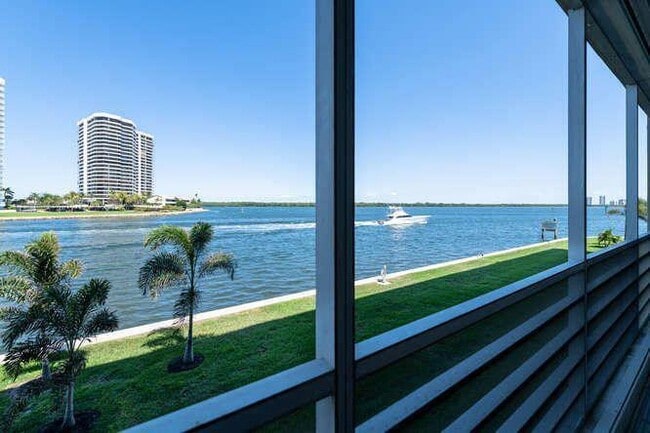 Photo - 44 Yacht Club Dr Unit 210