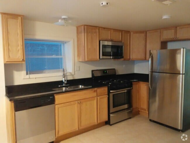 Building Photo - 2639 W Winona St Unit B Rental