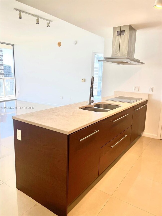 Photo - 495 Brickell Ave Unidad 3011