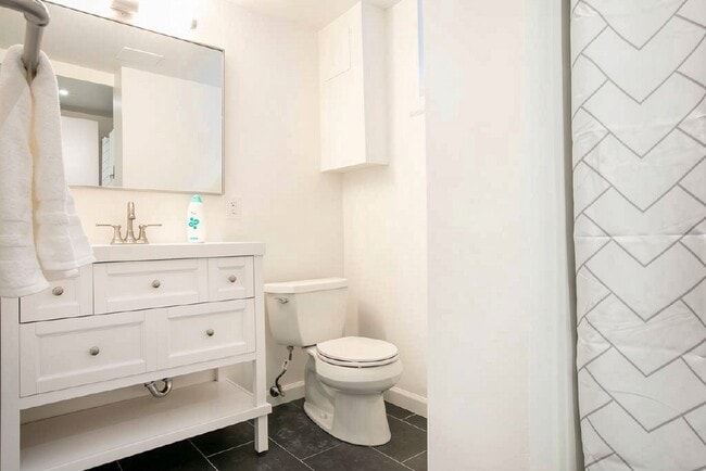 Photo - 1321 I St NE