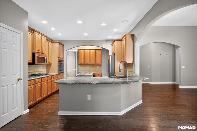 Photo - 838 Valley Dr