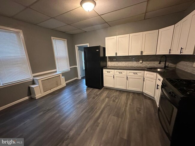 Photo - 2349 Duncan St