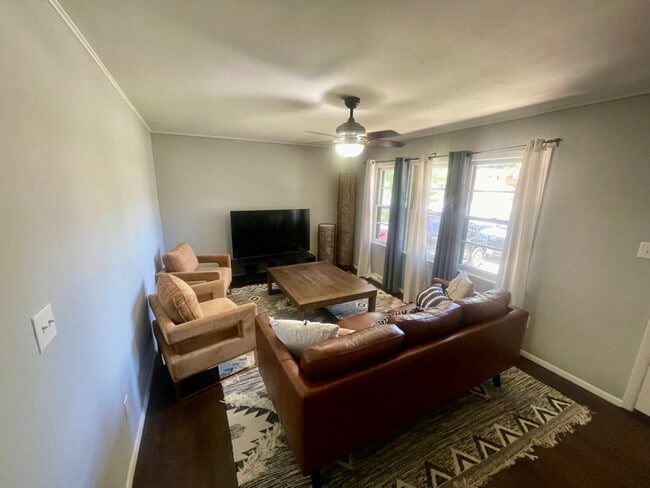 Photo - 2208 Concordia Dr