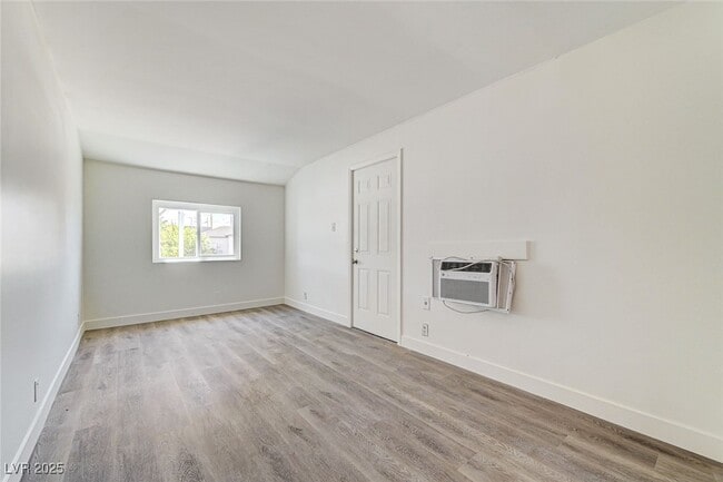 Photo - 1405 E Bridger Ave