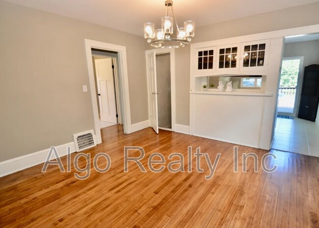 4239 Minnehaha Ave