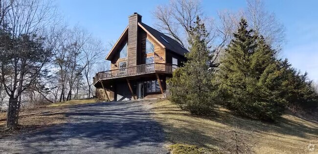 Building Photo - 2320 Sleepy Hollow Rd Rental