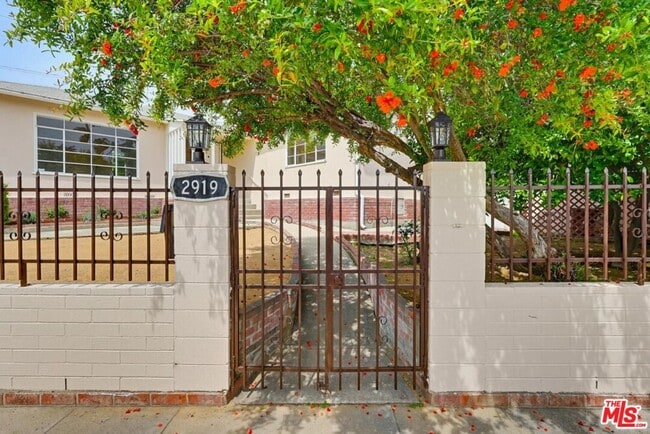 Photo - 2919 Maxwell St