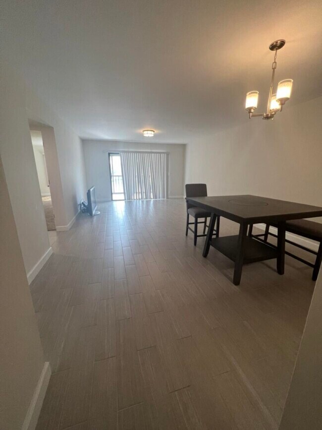 Photo - 14500 Stirling Way