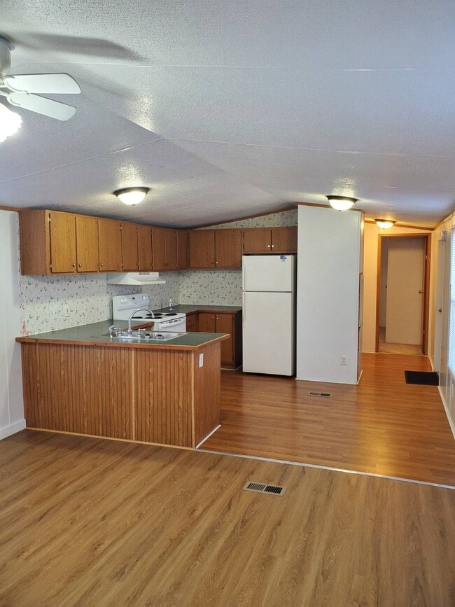 Photo - 188 Dixon Rd