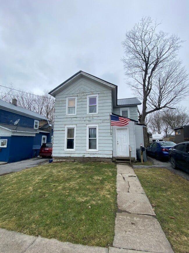 Building Photo - 512 Stone St