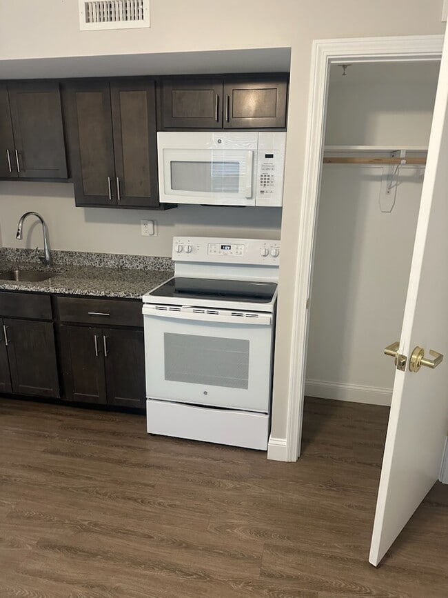 Photo - 55+ Apartments