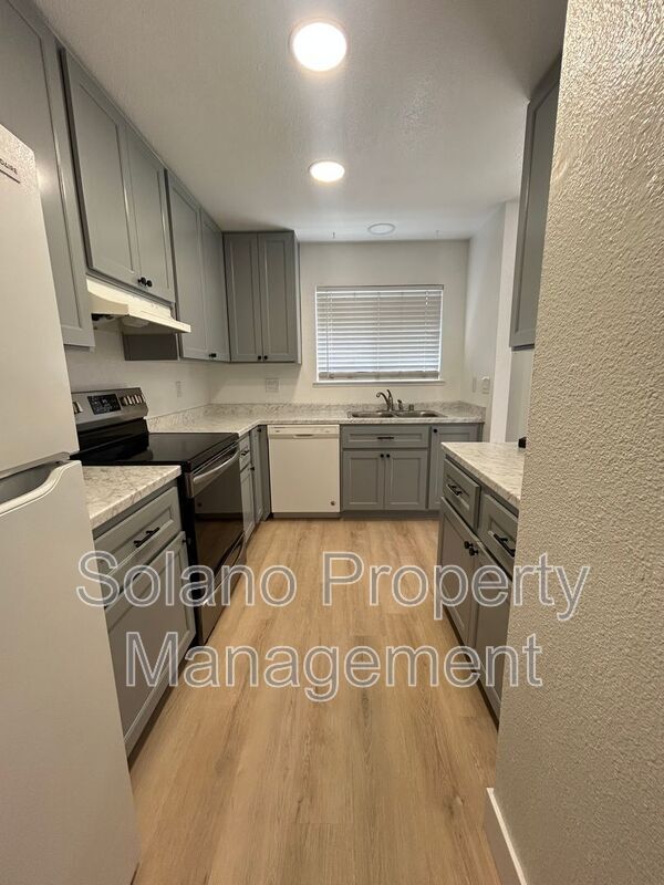 Photo - 1970 Grande Cir Unit #19