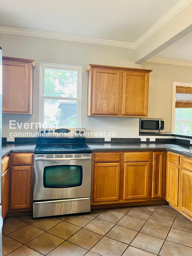 Photo - 2913 Davis Ave