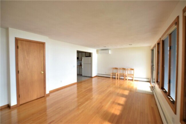 Photo - 174 Narragansett Ave